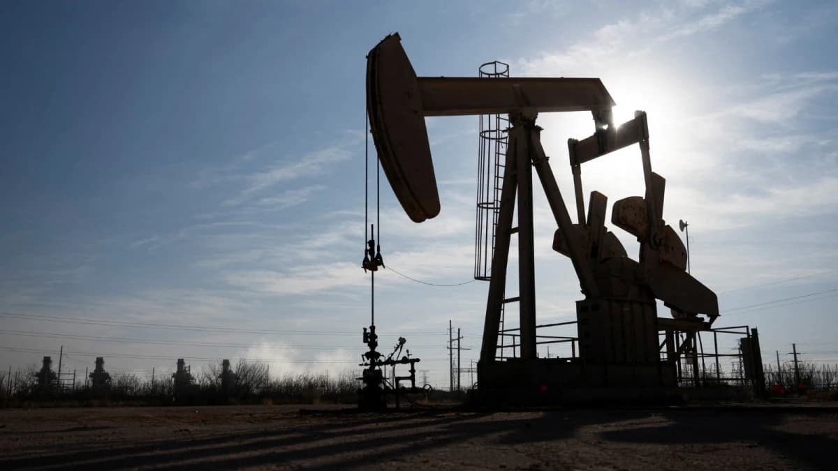 النفط ينخفض وسط تهدئة أمريكية إيرانية