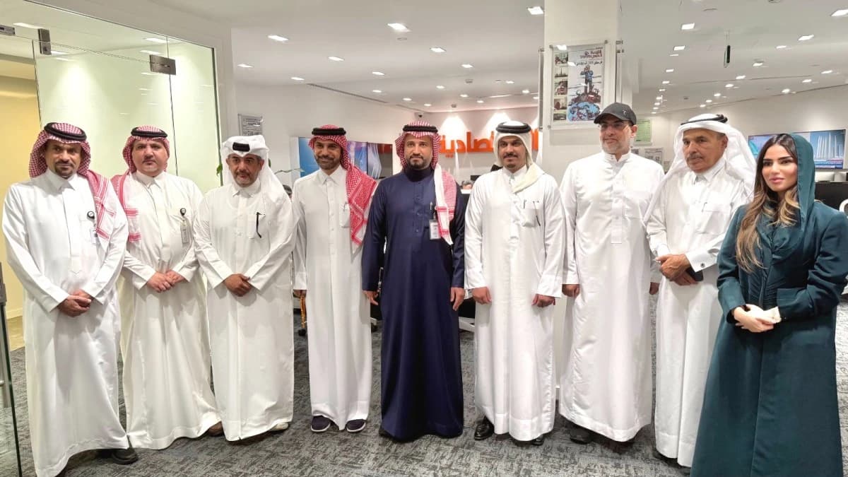 رئيس اللجنة الإعلامية الأولمبية القطرية يزور "الاقتصادية" ويبحث التعاون المشترك