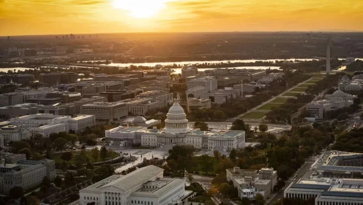 الإغلاق الحكومي الأمريكي ينتهي مؤقتاً بعد اتفاق ترمب مع الديمقراطيين