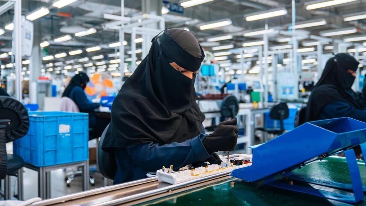 الإنتاج الصناعي السعودي يرتفع 9.8% خلال ديسمبر بدعم الأنشطة النفطية