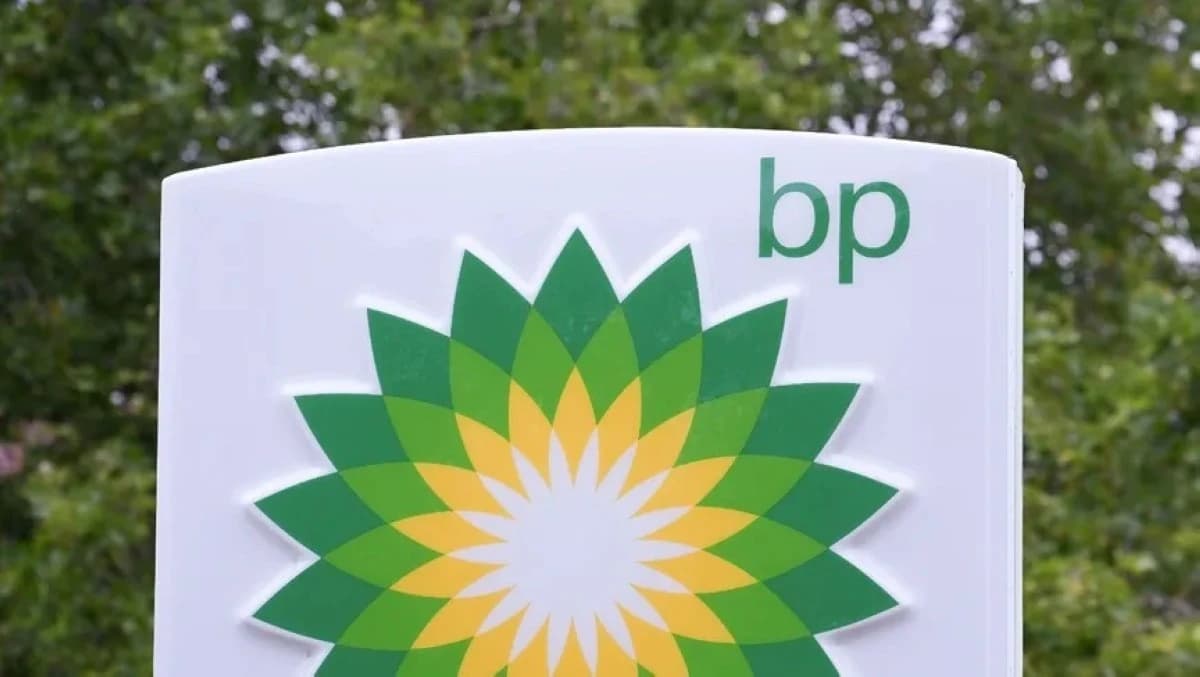 "bp" تخفض التكاليف مجدداً وتوقف برنامج إعادة شراء الأسهم