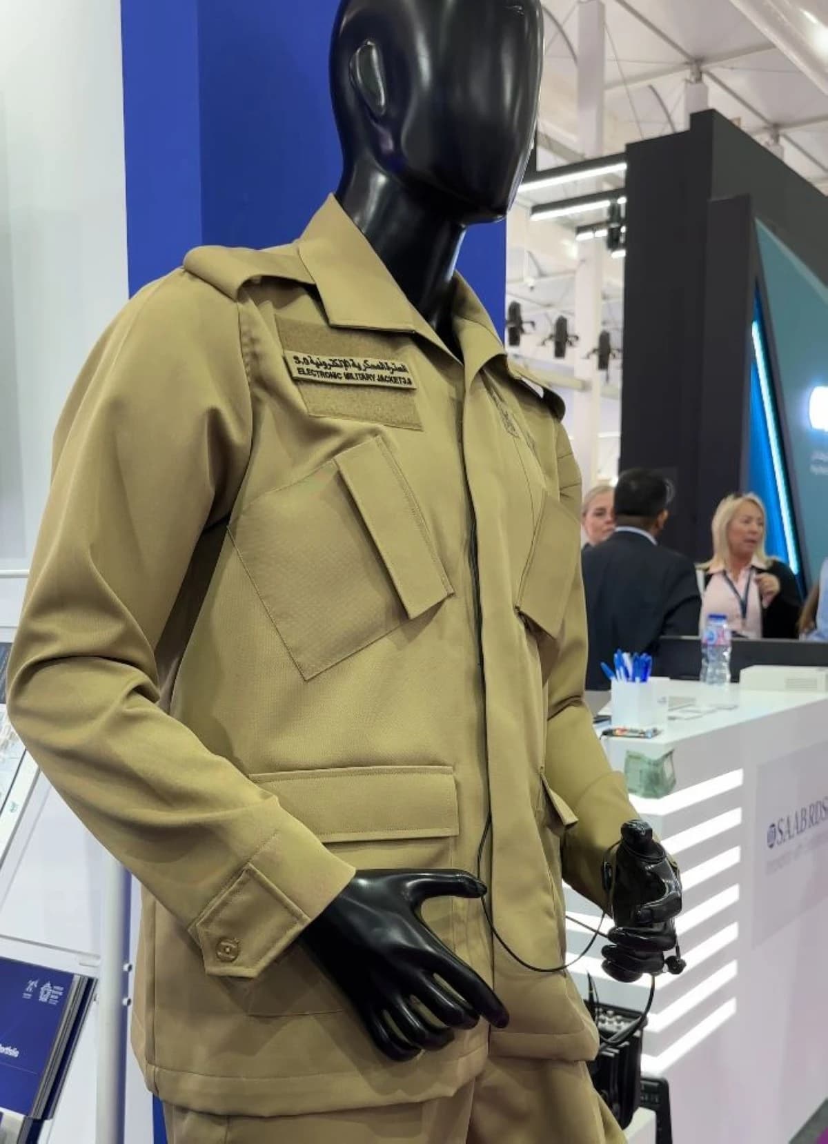 سترة ذكية سعودية تراقب العلامات الحيوية وتحمي الجنود ميدانيا