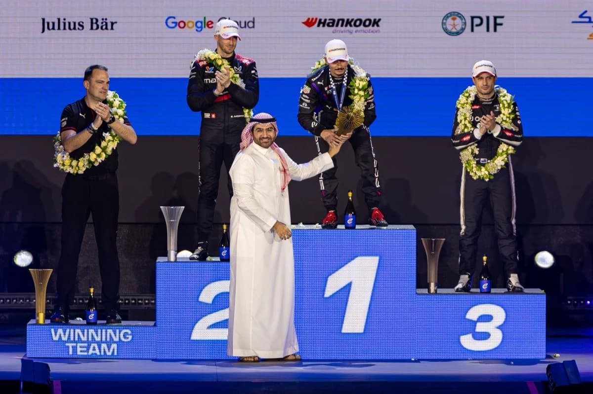 البرتغالي أنطونيو فيليكس يفوز بالمركز الأول في سباق جدة إي بري