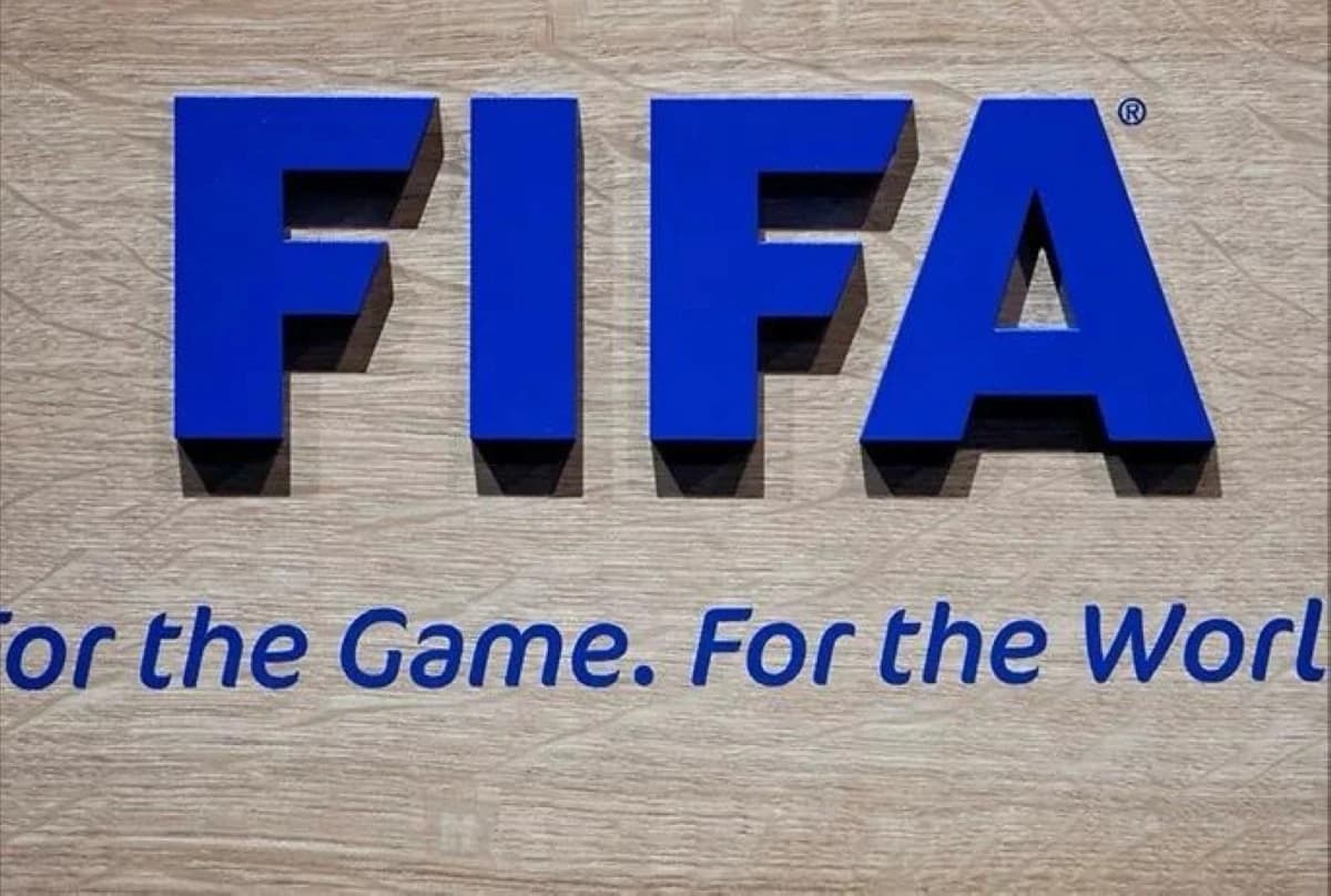 اشتراط تحديد الأجر المادي و8 ساعات دراسية لضم اللاعبين القصر