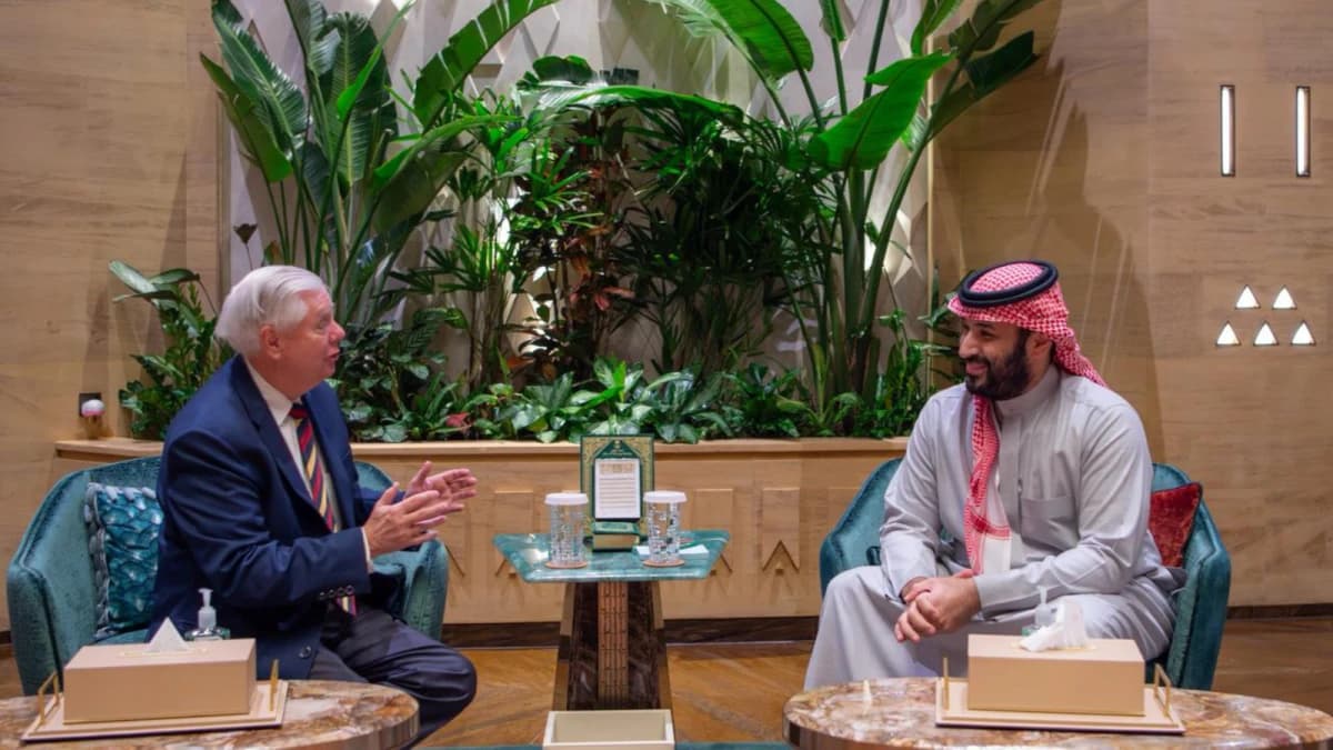 ولي العهد السعودي يبحث مع السيناتور ليندسي غراهام الأوضاع الإقليمية والدولية