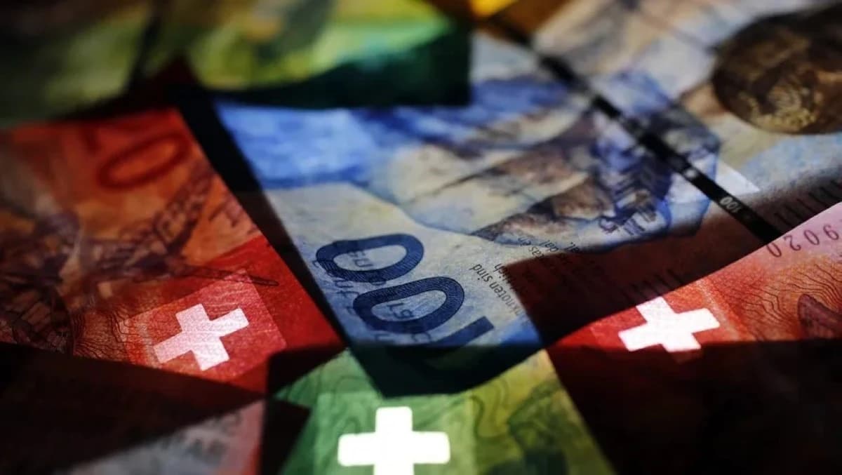 مورجان ستانلي: الفرنك السويسري مرشح للصعود 17% مقابل الدولار