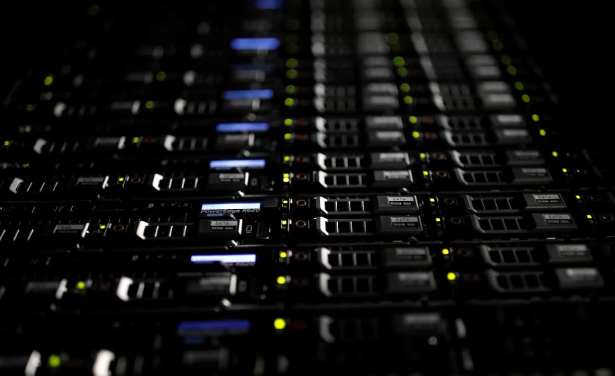 ترمب يطالب شركات التكنولوجيا بتحمل تكلفة مراكز البيانات