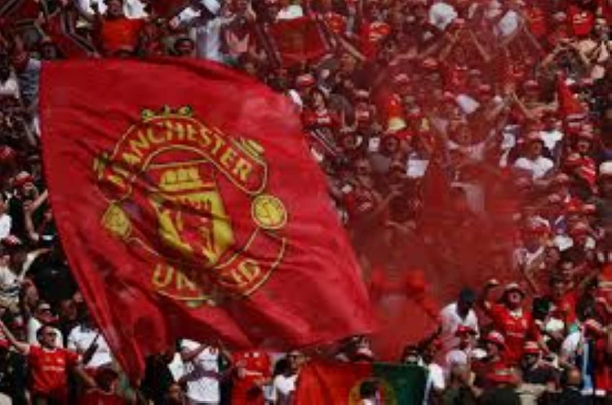 1.3 مليون إسترليني ديون يونايتد .. خفض التكاليف يقلص العجز المالي