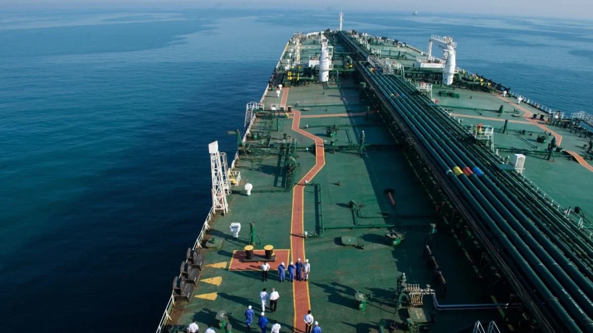 النفط عند 80 دولارا مع تزايد التوترات بشأن مضيق هرمز