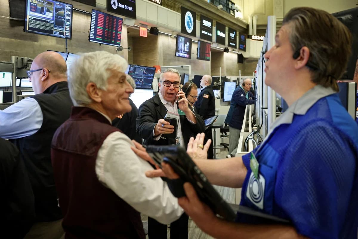 هل يكون تذبذب الأسواق العالمية وقت الحرب فرصة استثمار تُقتنص؟