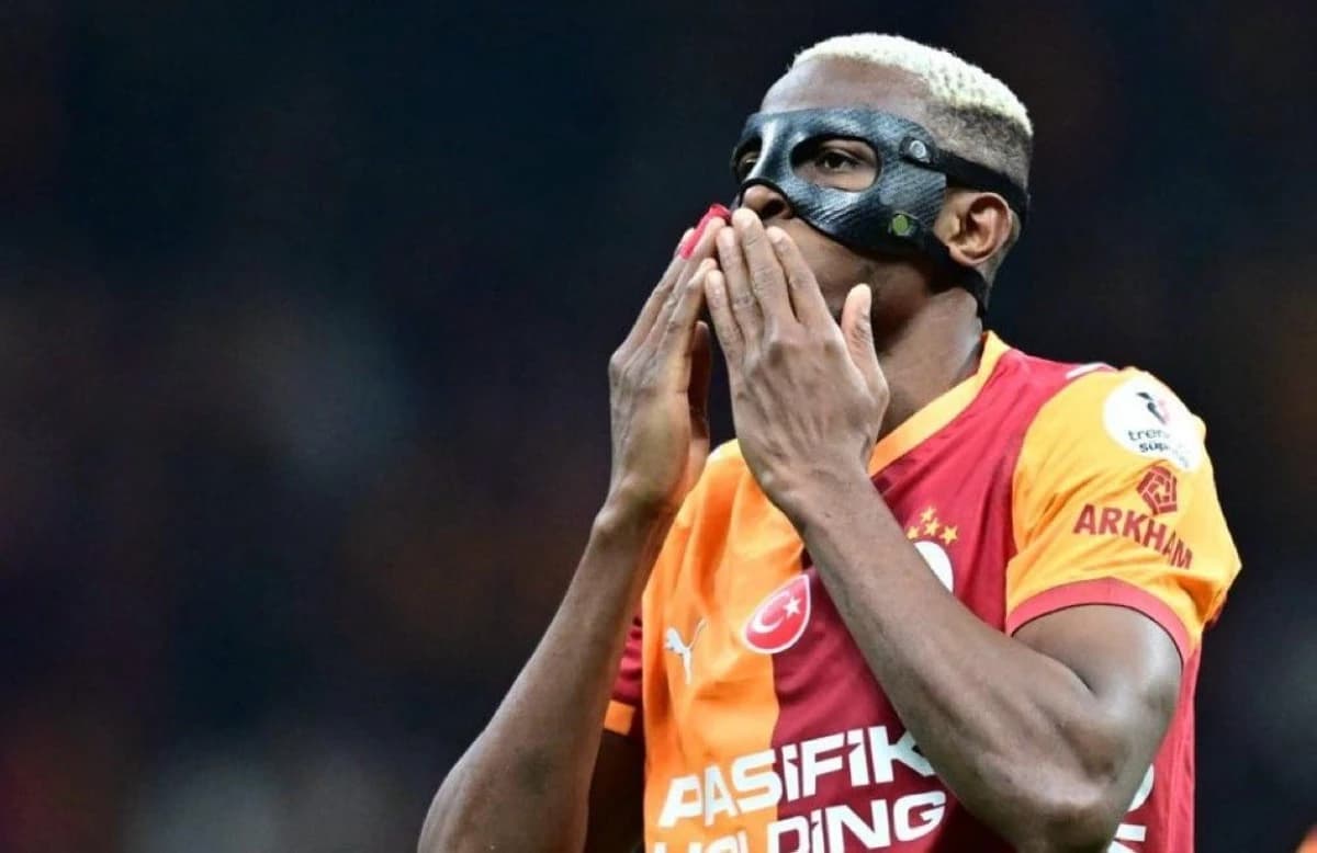 بعد أن كلف 75 مليون يورو .. جلطة سراي: عقد أوسيمين بلا شرط جزائي