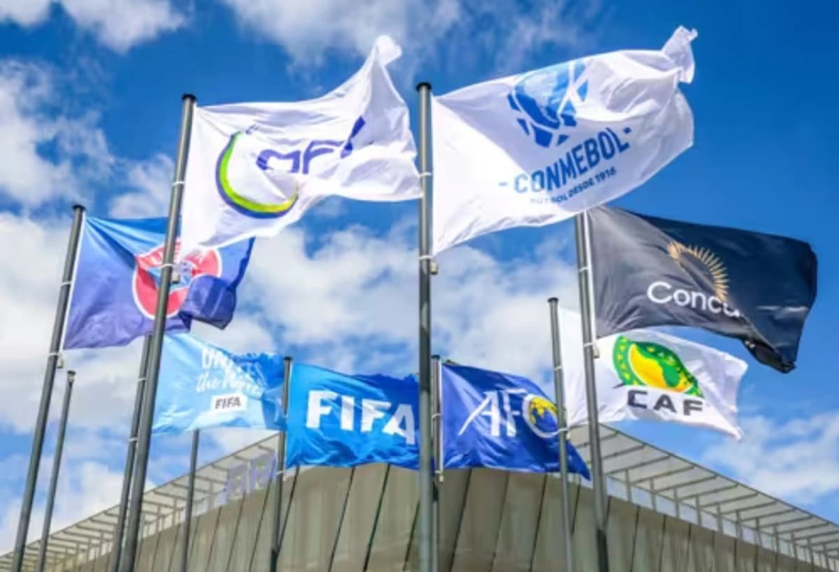 "فيفا" يكسر تقاليد البث ويفتح أبواب الإعلانات وسط المباريات