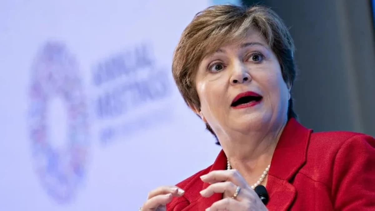 صندوق النقد يحذر من موجة تضخم عالمية مع قفزة أسعار النفط بسبب الحرب