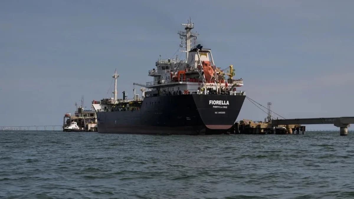 الصين تواجه إغلاق مضيق هرمز بمصدات بنتها بهدوء