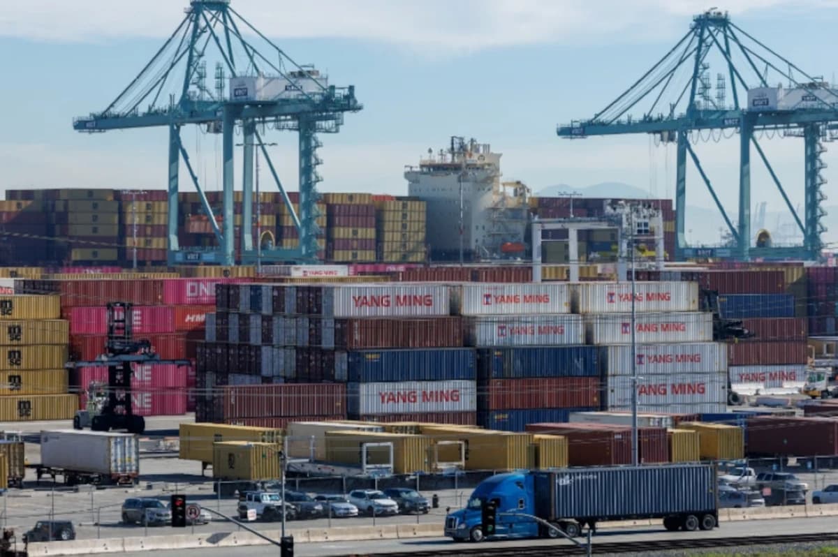 إدارة ترمب تطلق تحقيقات تجارية تمهيداً لفرض رسوم جمركية جديدة