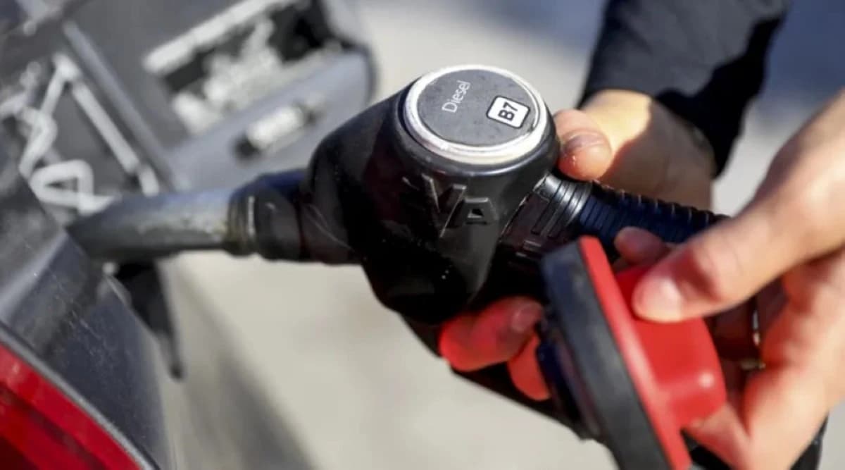 سعر الديزل الأمريكي يتجاوز 5 دولارات للجالون وسط حرب إيران