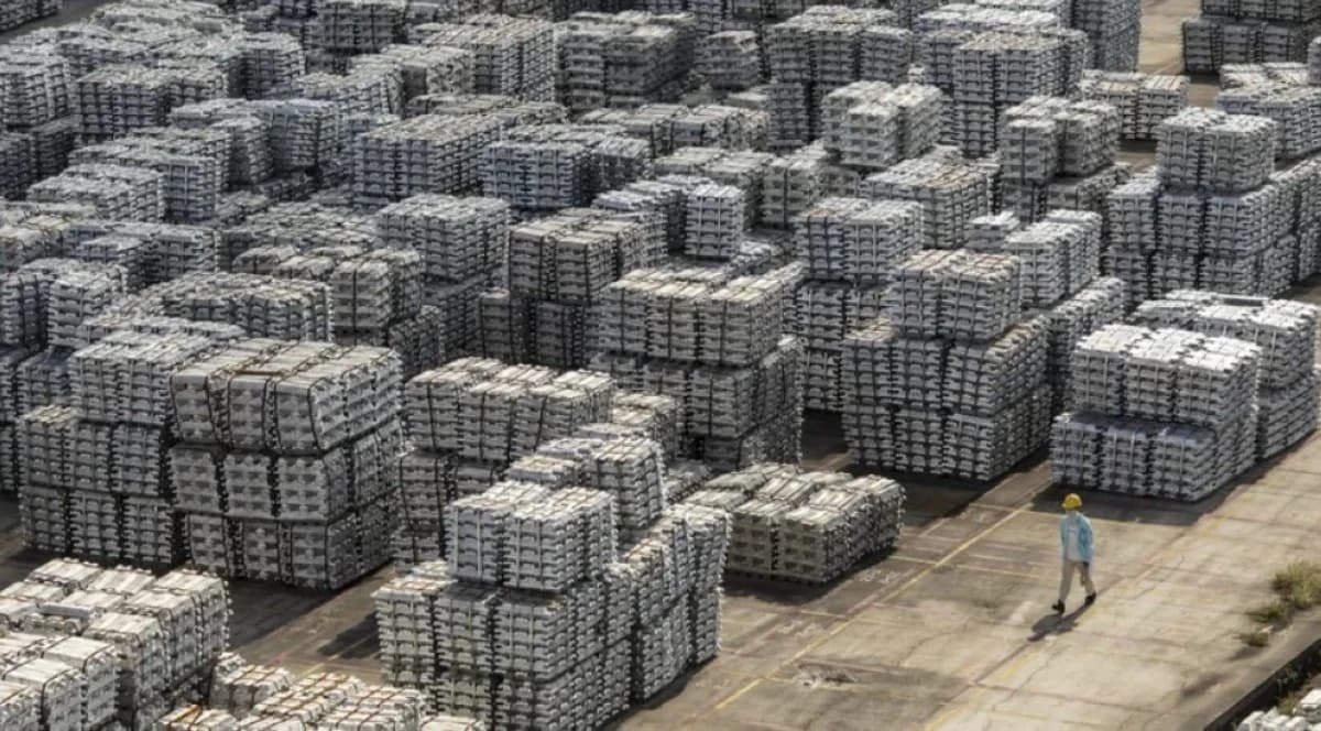 الألمنيوم في الصين يتكدس مع عزوف المشترين بفعل ارتفاع الأسعار