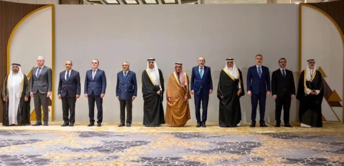 12 دولة: مستقبل العلاقات مع إيران يعتمد على احترام سيادة الدول