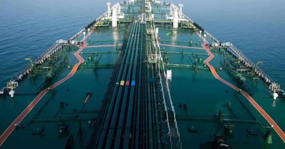 "جولدمان ساكس" يرفع توقعاته لأسعار النفط في 2026