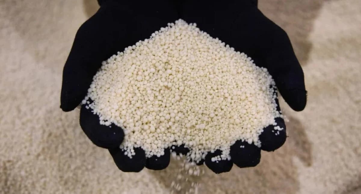 روسيا تقيد بعض صادرات الأسمدة مع تأثير حرب إيران على الإمدادات