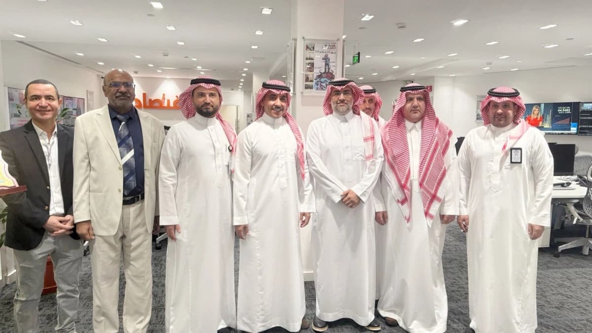 وزير الإعلام السعودي يزور صحيفة "الاقتصادية"