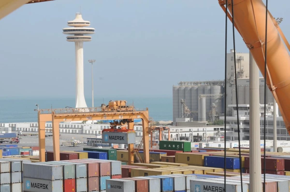 ربط بحري بين السعودية والبحرين ضمن خدمة الشحن GULF SHUTTLE