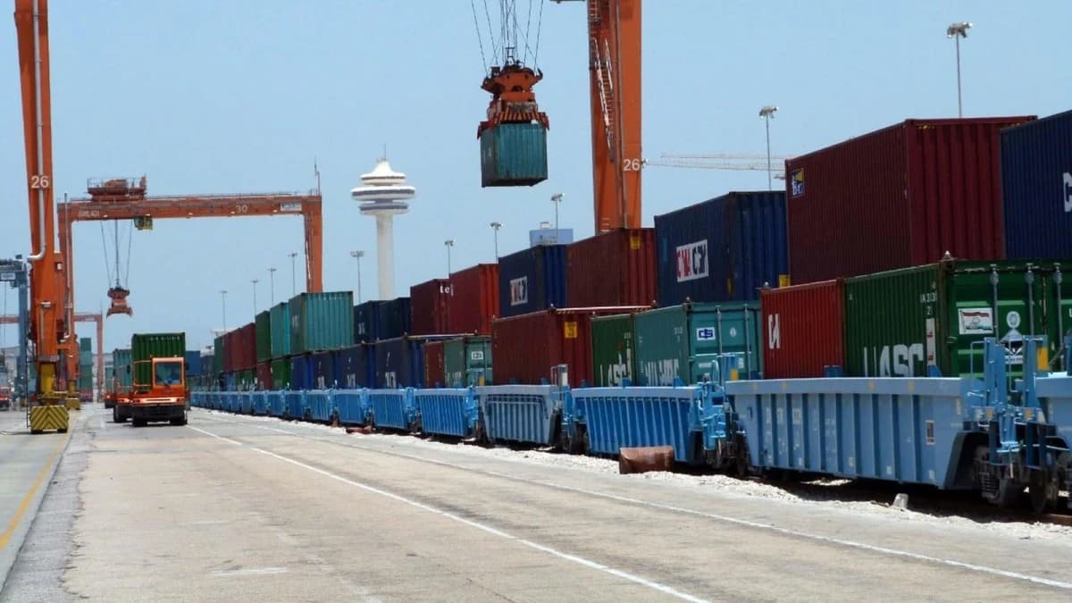 السعودية تطلق ممرا لوجستيا دوليا يربط موانئ الخليج بالأردن