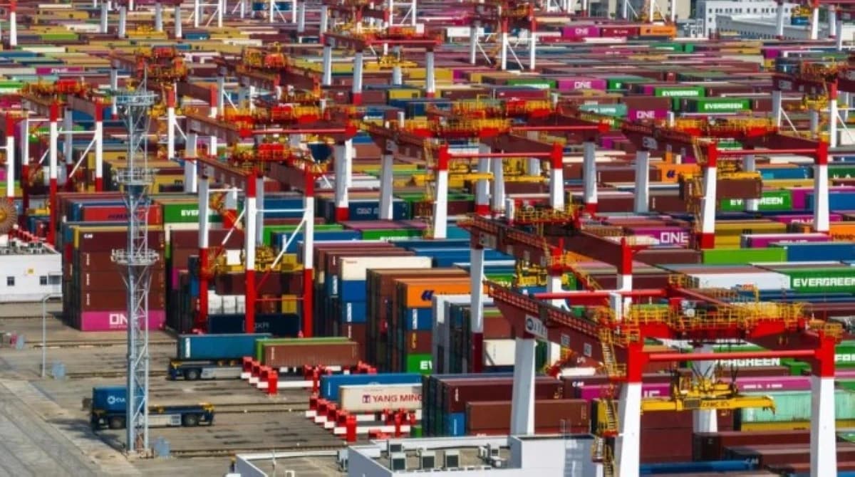 شحنات صينية تشير إلى انفراجة في إمدادات الوقود لدول الجوار رغم القيود