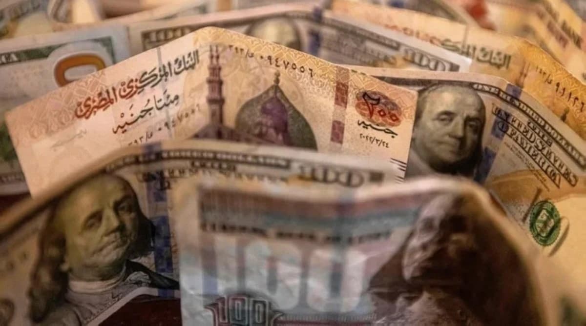 الجنيه المصري يسجل أدنى مستوى تاريخي ويقترب من 55 للدولار 
