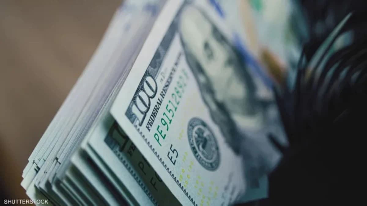 تنامي آمال وقف الحرب في إيران يدفع الدولار إلى الاستقرار