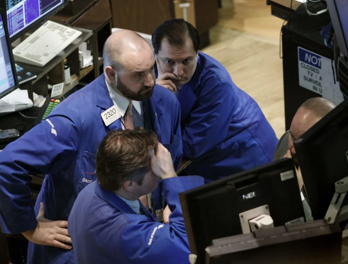 "وول ستريت" تفتح على انخفاض بعد تصريحات ترامب بشأن إيران