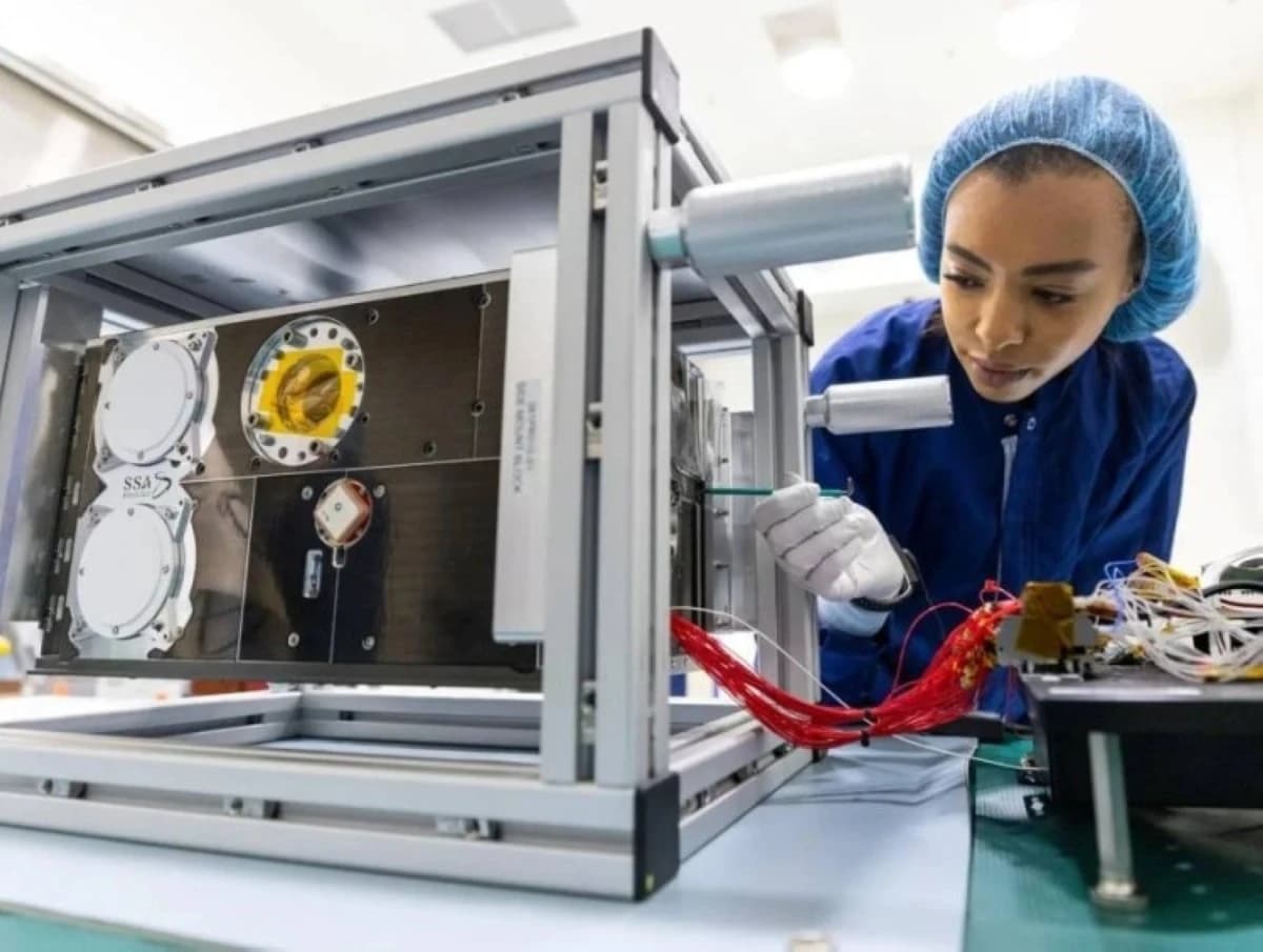 السعودية تعلن نجاح إطلاق القمر الصناعي "شمس" لدراسة طقس الفضاء