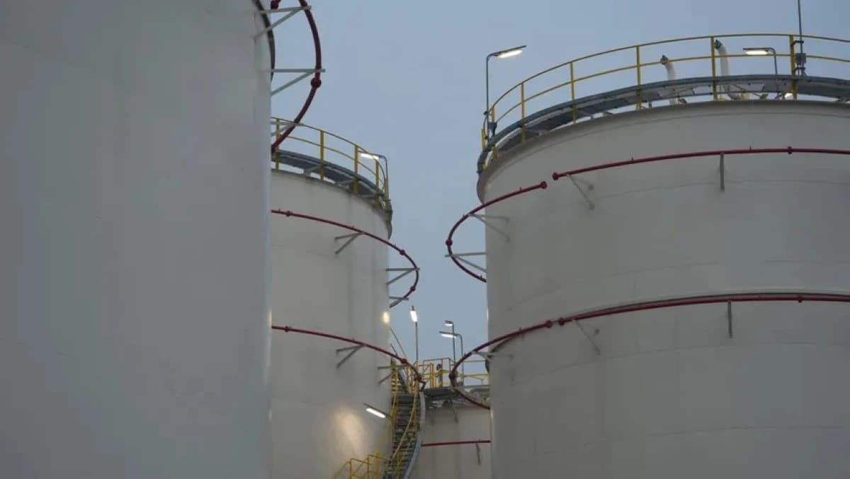 العراق يدعو المشترين لاستلام النفط بعد الإعفاء من قيود مضيق هرمز