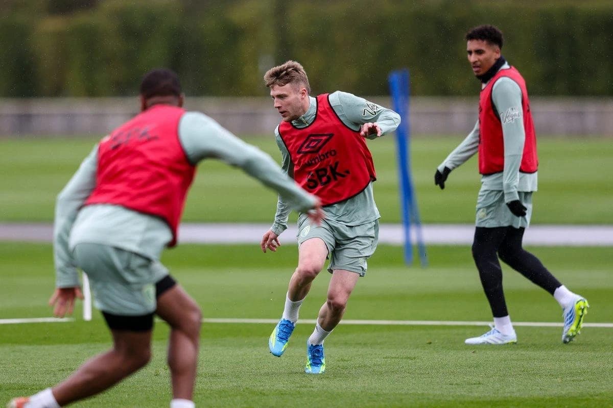 9 أندية من الدوري الإنجليزي تبحث عن رعاة جدد بعد حظر  المراهنات