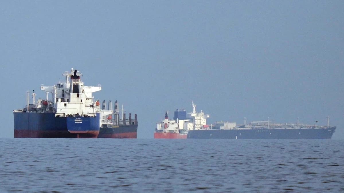 النفط يقفز مع عودة التوتر بين واشنطن وطهران حول مضيق هرمز