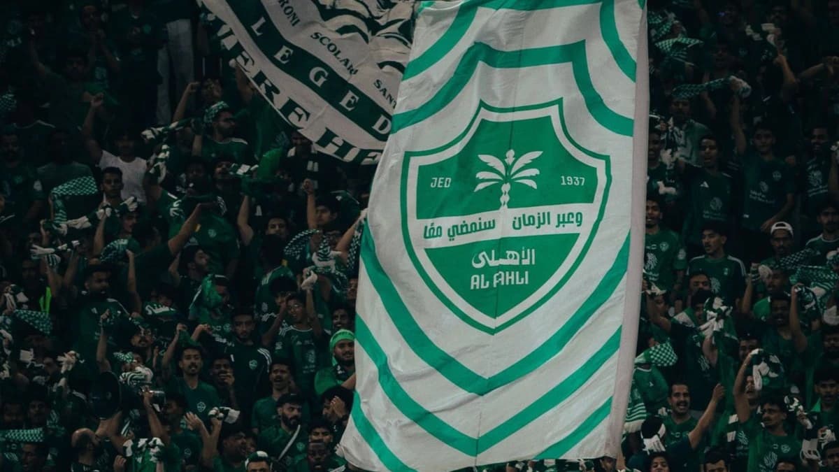 "الآسيوي" يعاقب الأهلي وجماهيره بـ 161 ألف ريال