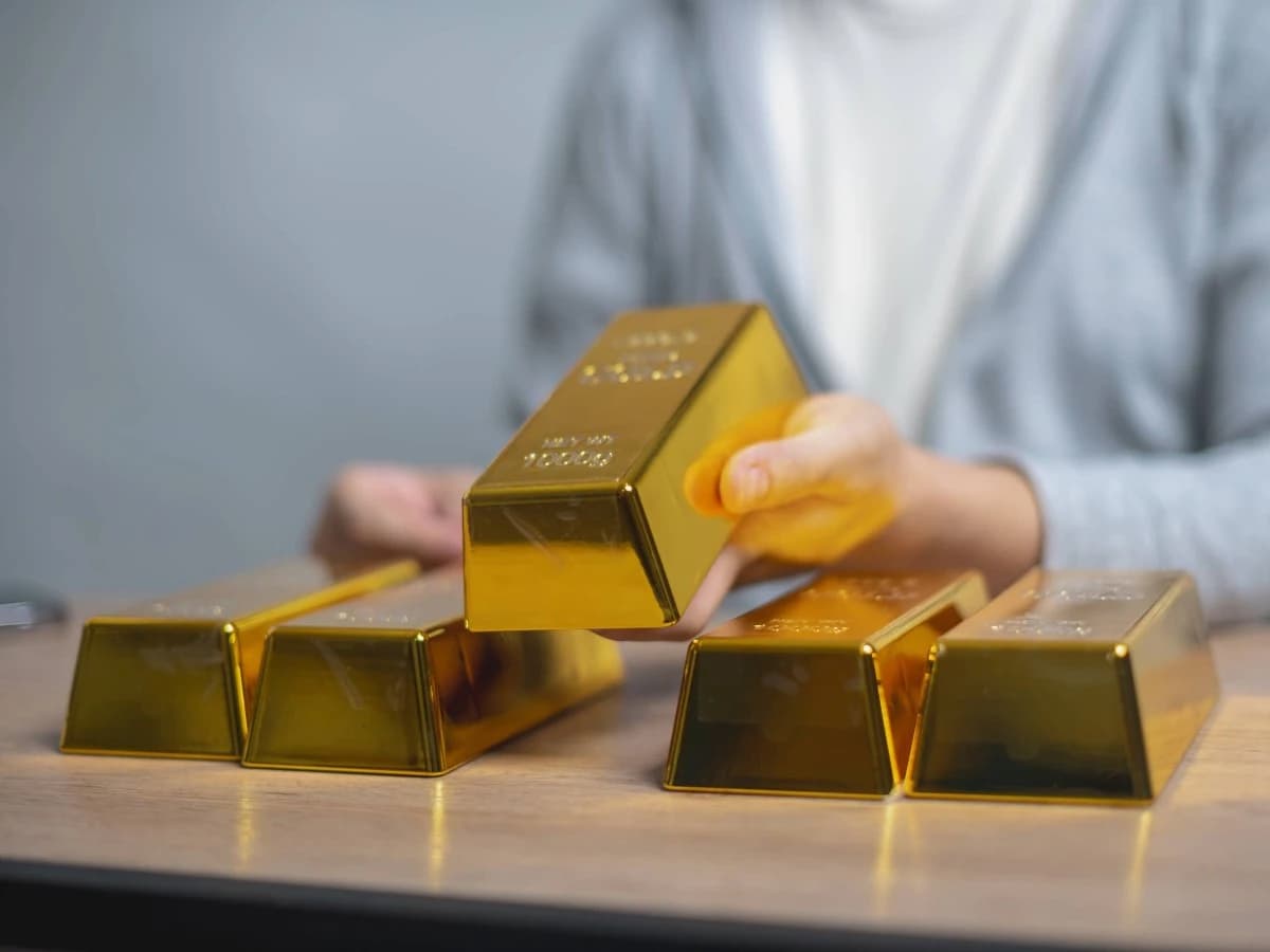 لماذا تراجع الذهب خلال الحرب؟ محللون يفسرون "اللغز"