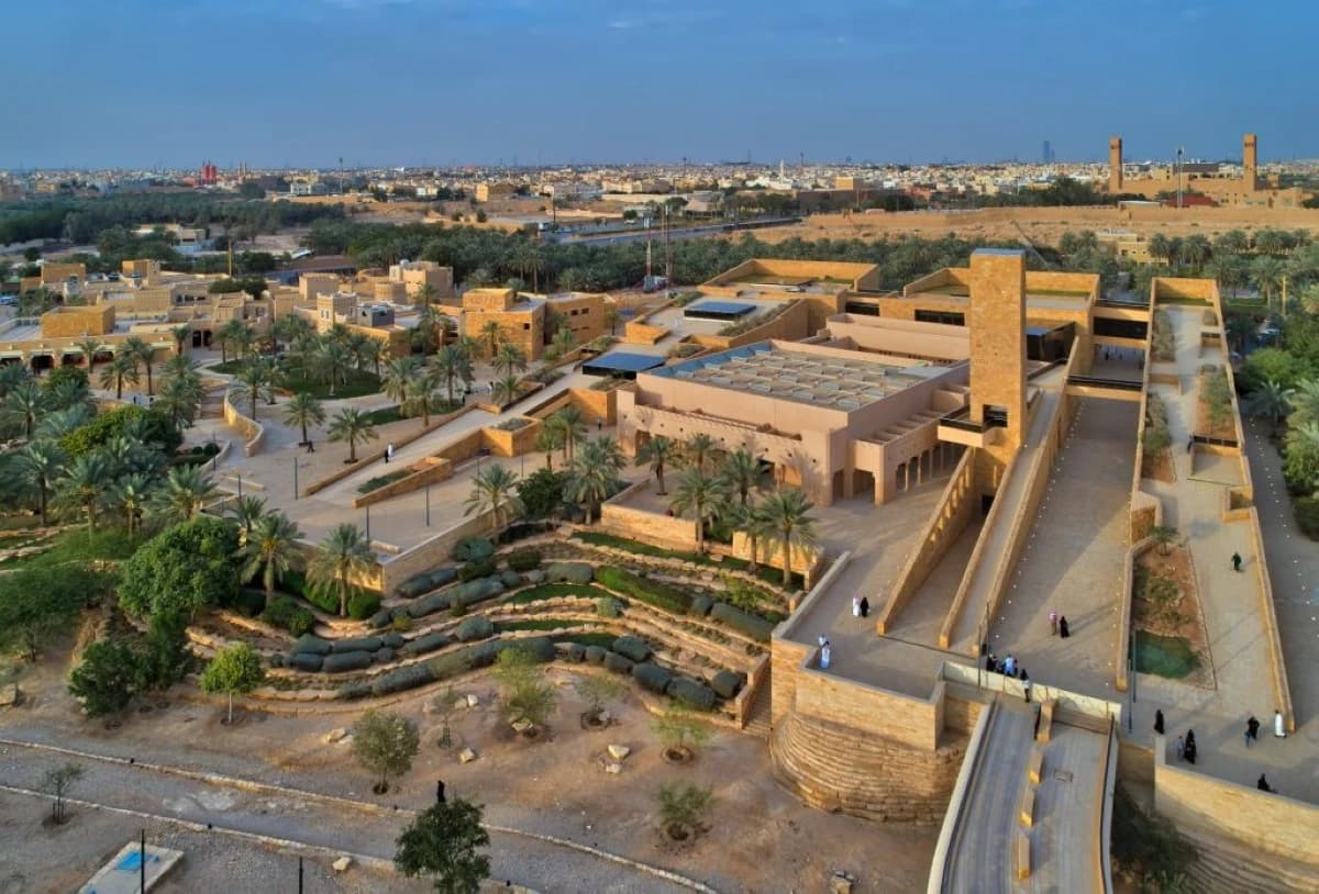 "أخو نورة" و "إم بي إس" .. رحلة الأنثروبولوجيا السعودية أمام العالم