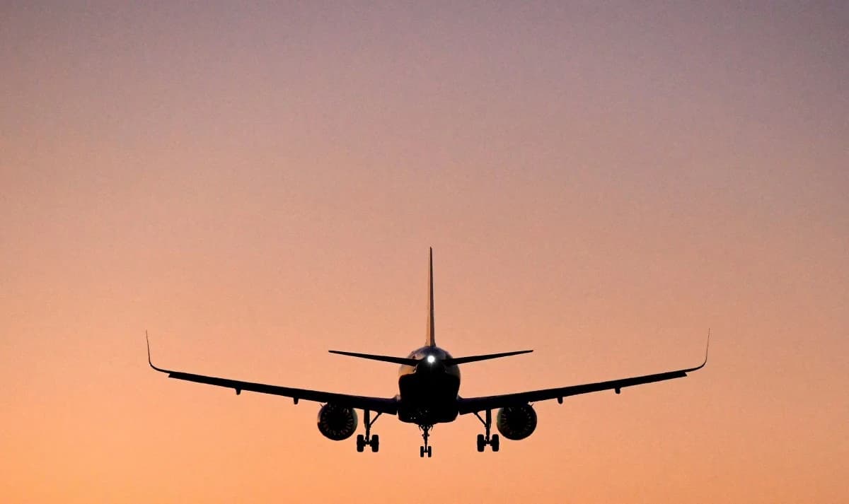 اضطرابات الشرق الأوسط تهبط بالطلب على الرحلات الجوية الدولية