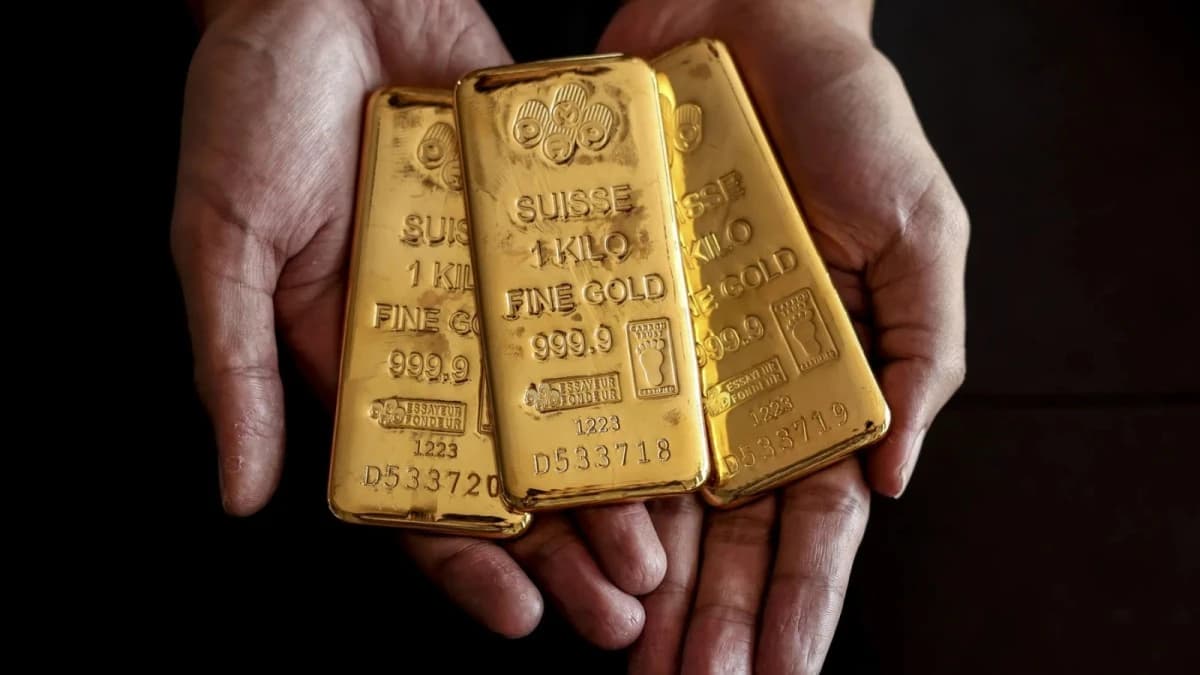 الذهب يستقر بعد خسائر مع تنامي رهانات رفع الفائدة