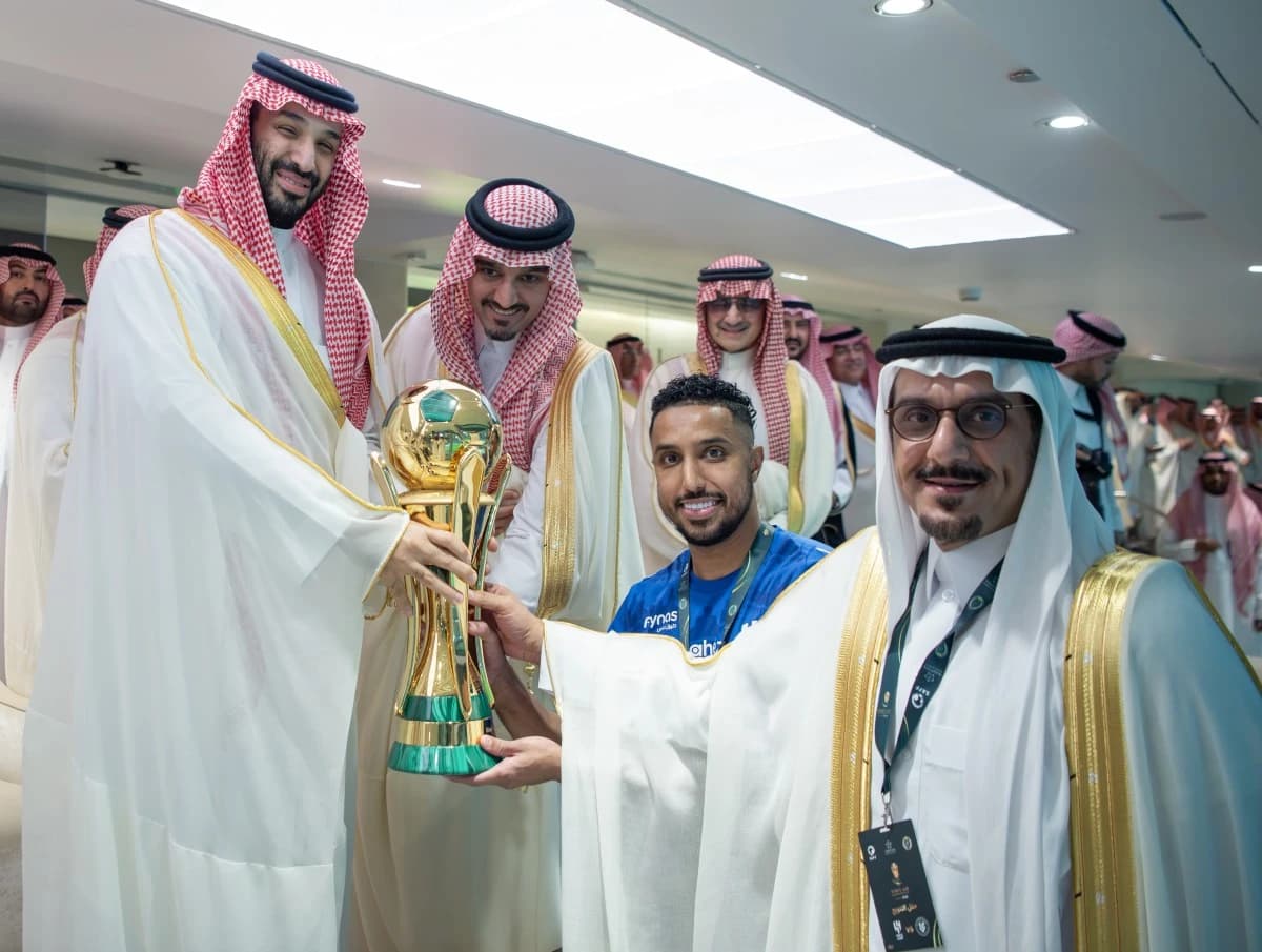 الهلال يتوّج ببطولة كأس الملك ويحصل على 10 ملايين ريال