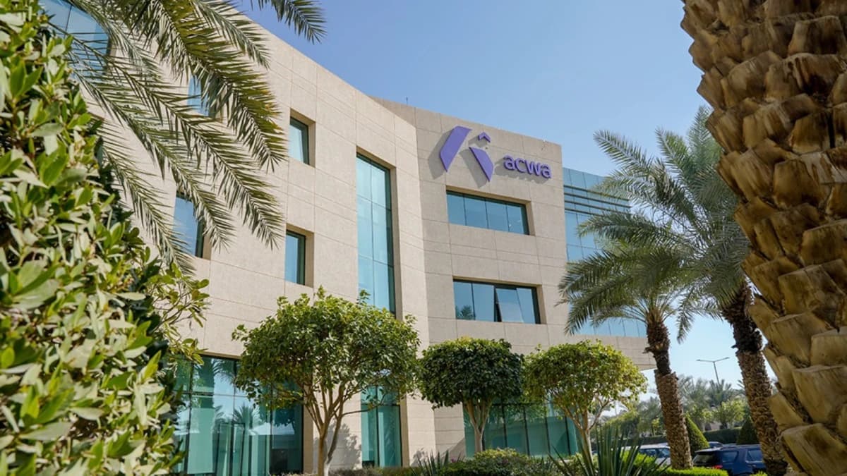 أرباح "أكوا" السعودية الفصلية تتراجع 19.3% بضغط الضرائب المؤجلة
