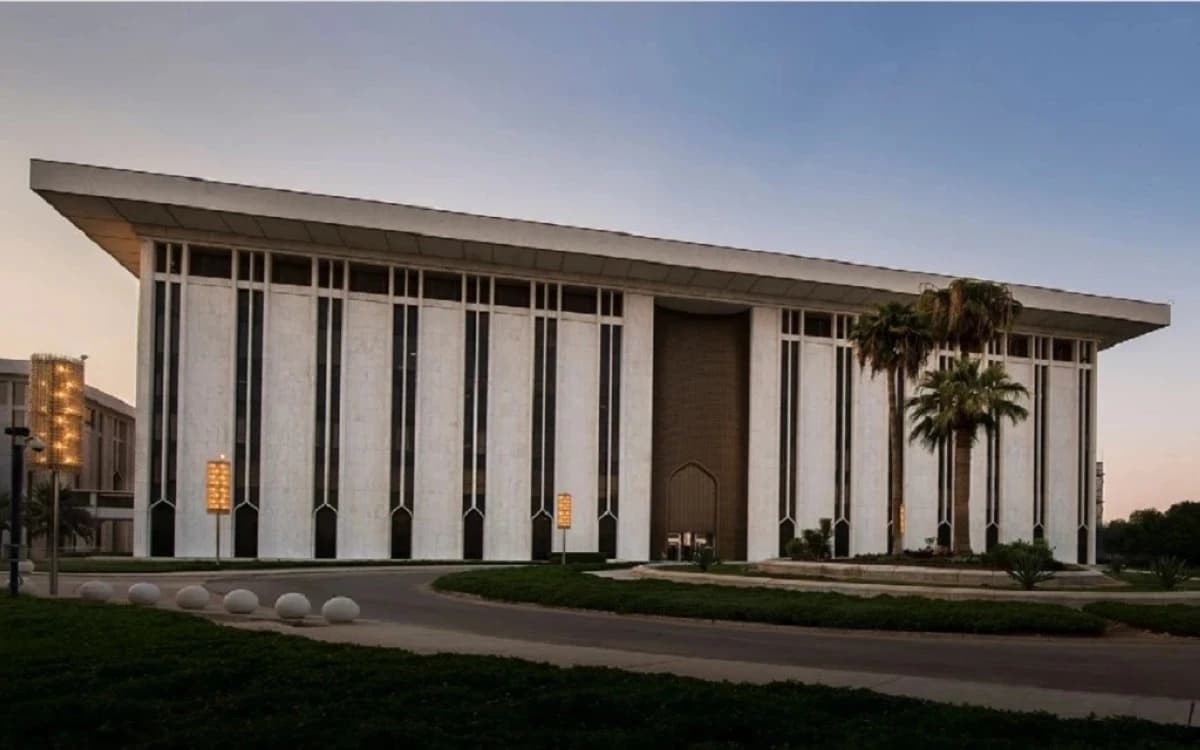 «ساما» يرفع عدد شركات خدمات المدفوعات المرخصة إلى 32 شركة