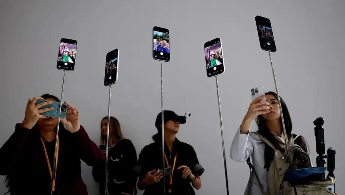 "أبل" تخطط لإضافة كاميرا قابلة للتخصيص مع تجديد سيري في "iOS 27"