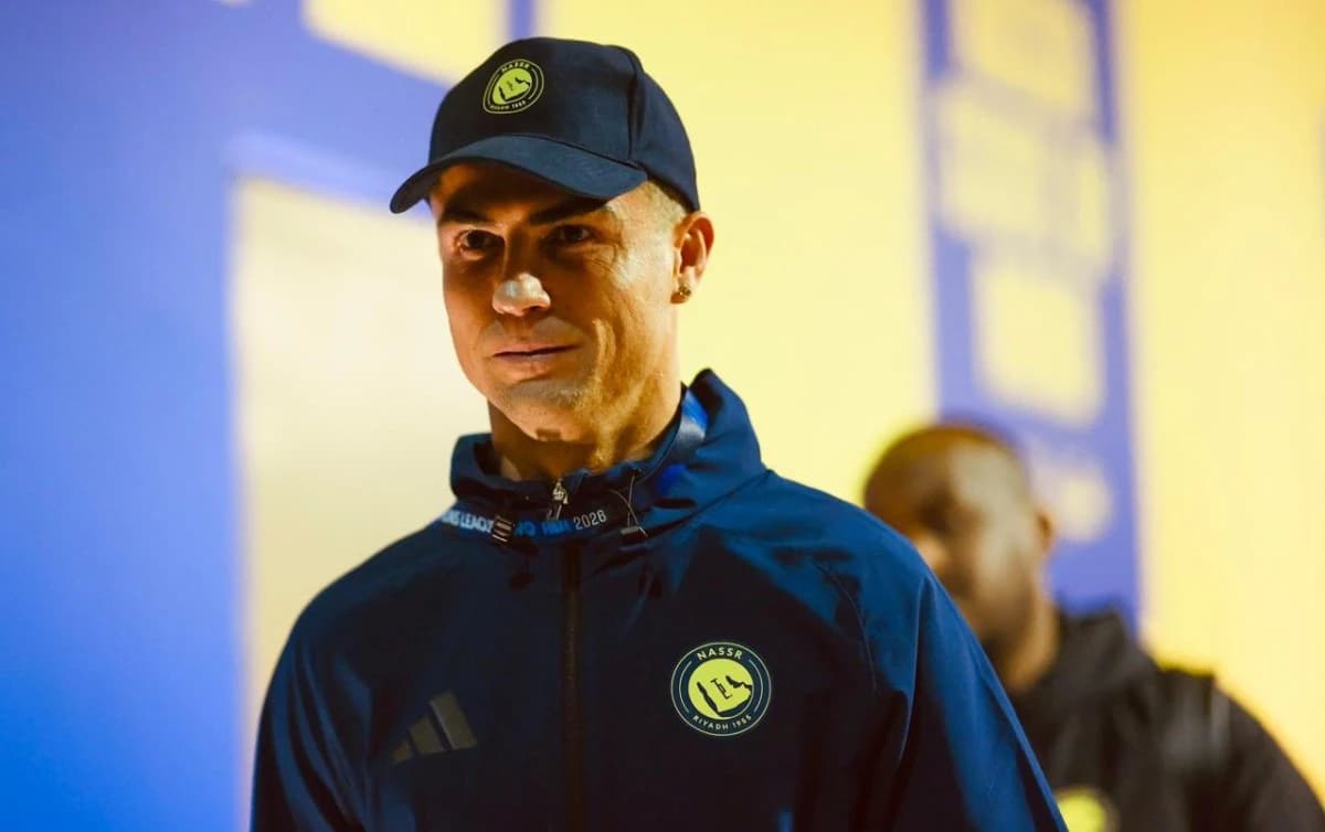 رونالدو يقتني سيارة نادرة قيمتها 1.2 مليون يورو تحمل ألوان النصر