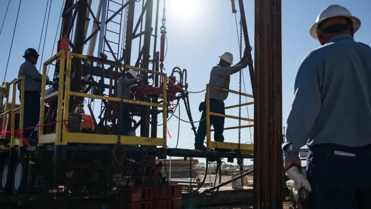 وتيرة صفقات النفط والغاز تشتد مع طرح أصول أمريكية بقيمة 20 مليار دولار