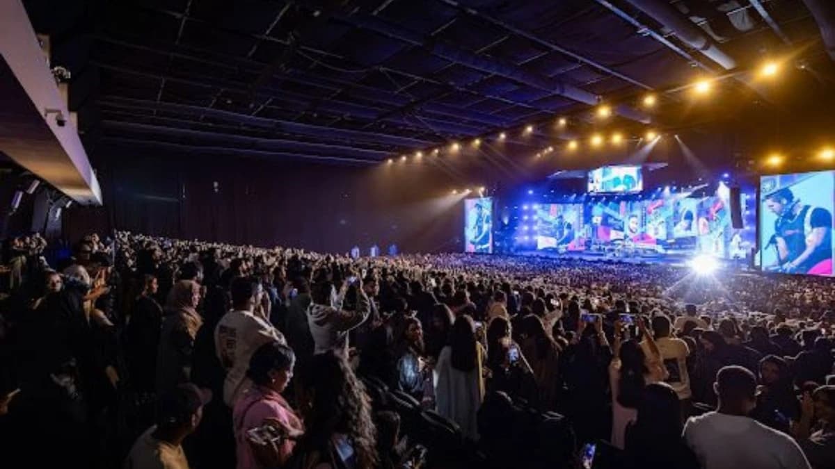"كايروكي وليجي سي" يشعلان انطلاقة صيف جدة بحفل كامل العدد