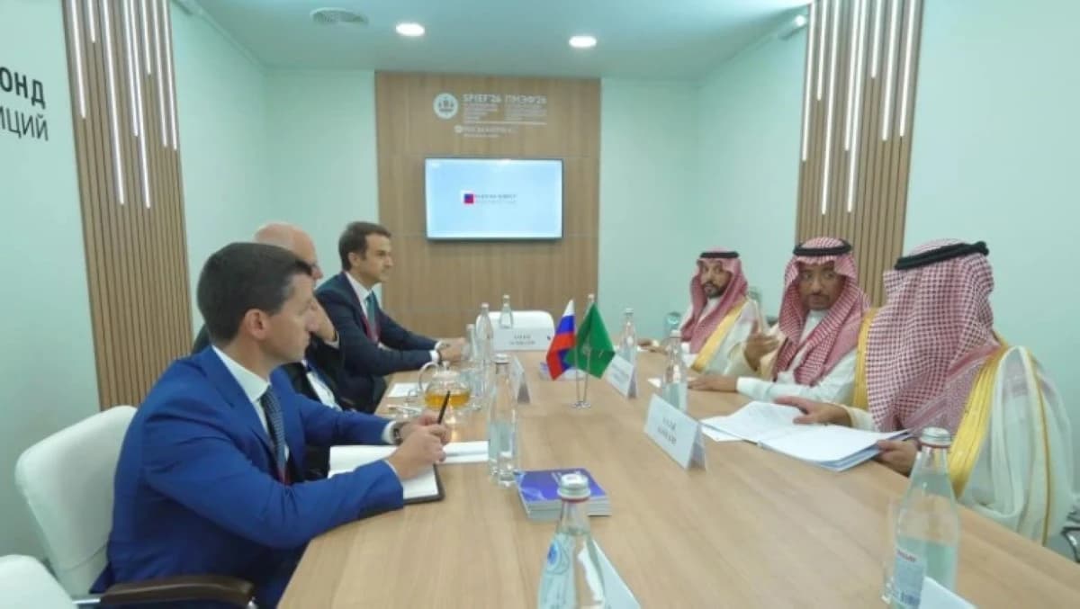 السعودية وروسيا تناقشان تعزيز الشراكة الاستثمارية في قطاعات صناعية