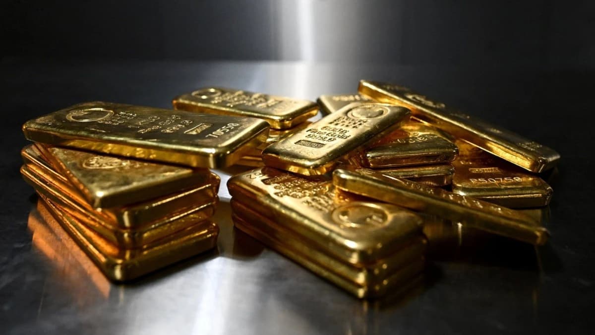 الذهب يرتفع 2.5% بعد اتفاق سلام يهدئ مخاوف التضخم