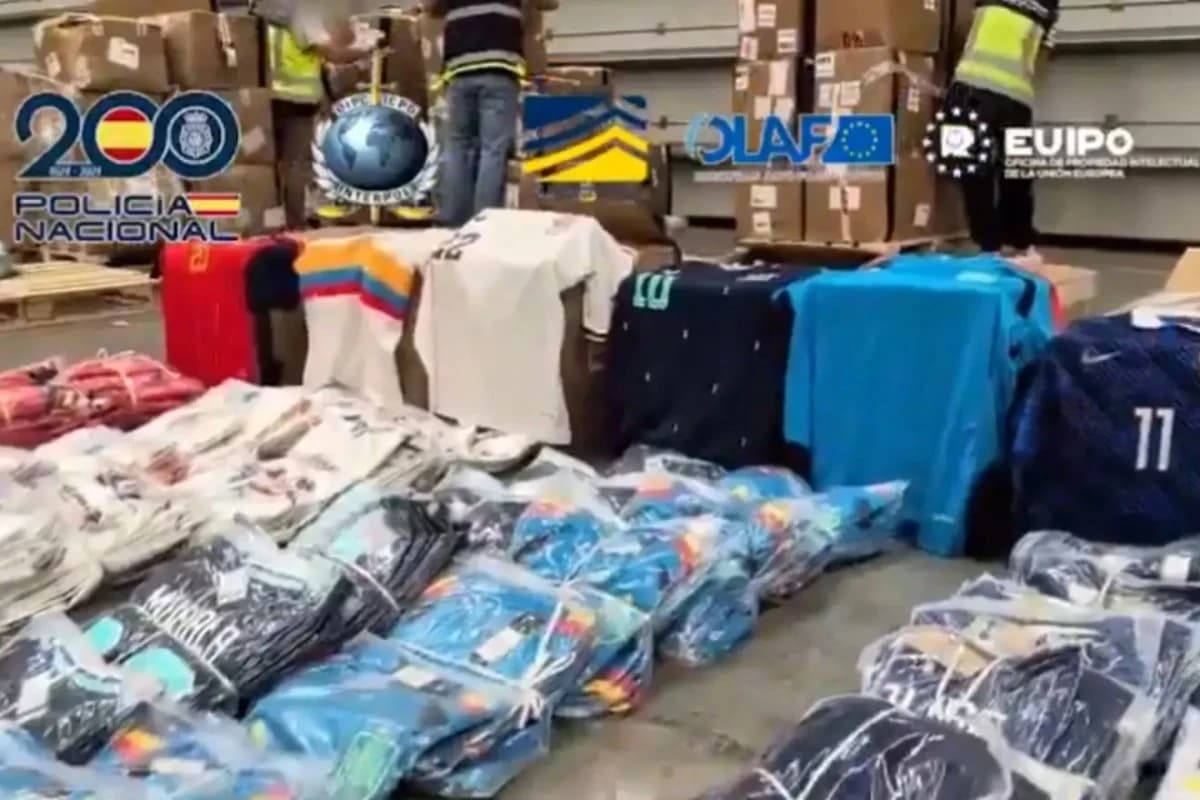 إسبانيا تضبط 16 طنا من الملابس الرياضية المغشوشة قيمتها مليوني يورو